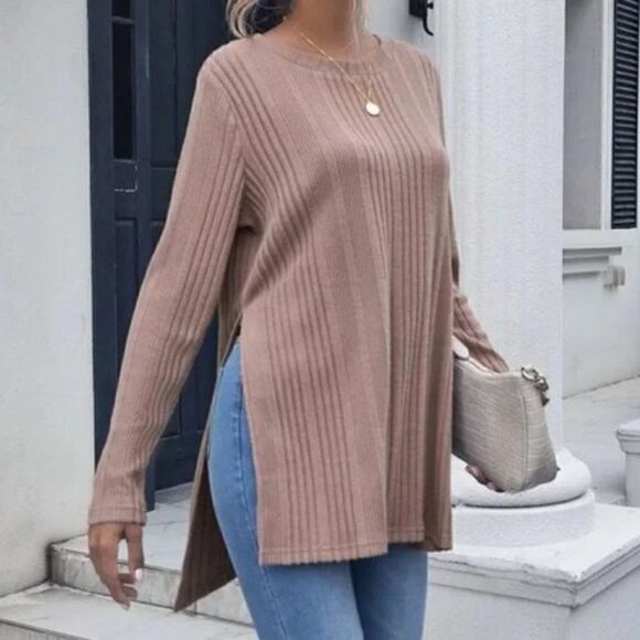 New Split Hem Rib-Knit Longline Tee - Picture 3 of 6